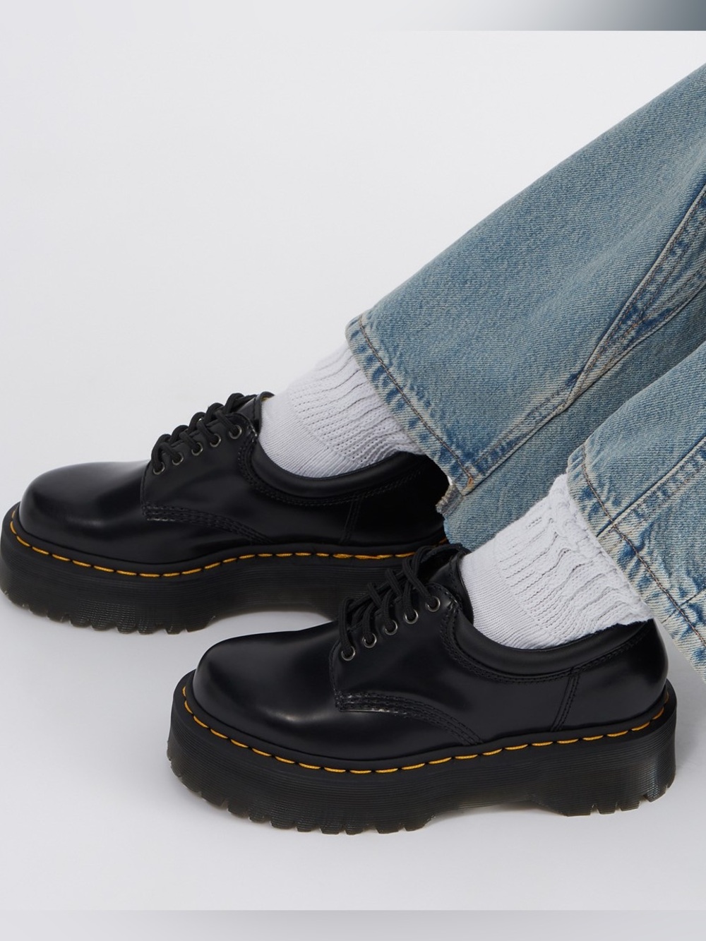 Dr. Martens 8053 Quad Smooth Leather Platform Shoes Black Platform Lace-Up Shoes